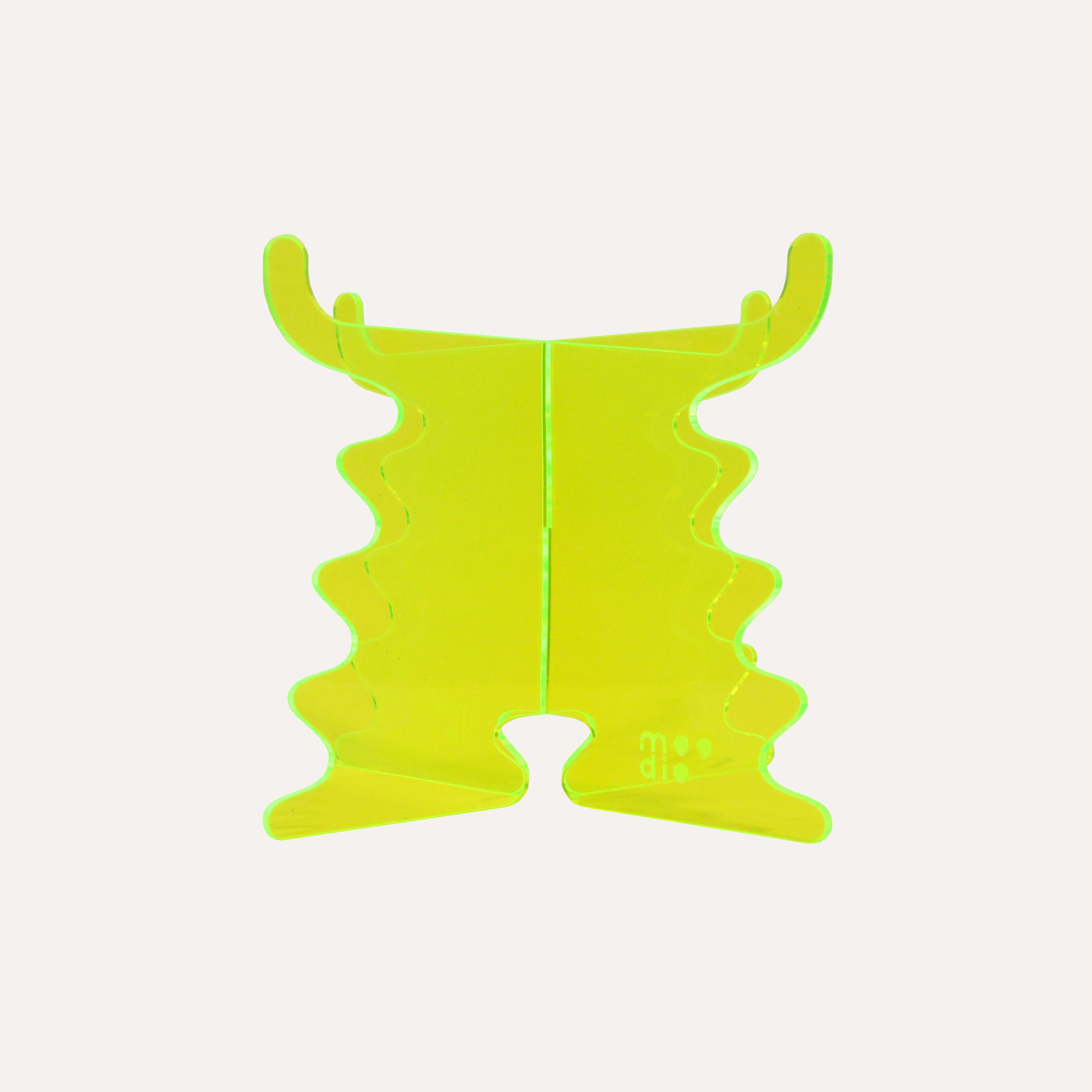 Moodio Ripple Plant Riser Acrylic Stand - Image 3
