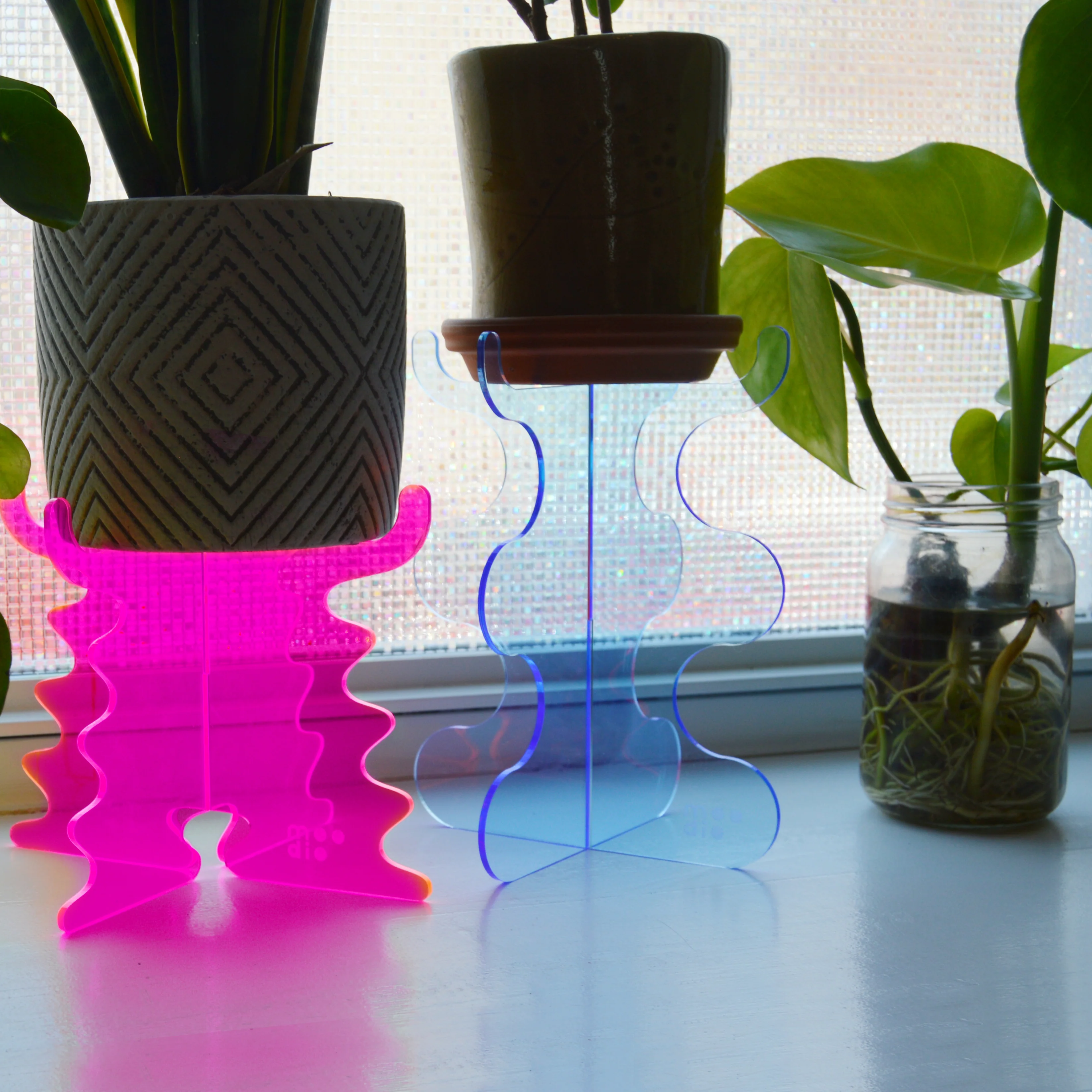 Moodio Ripple Plant Riser Acrylic Stand - Image 6